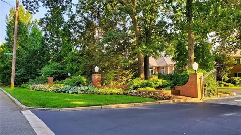 7 Oak Tree Lane Cranston RI 02920