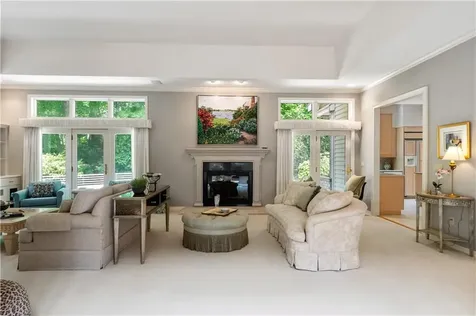 7 Oak Tree Lane Cranston RI 02920