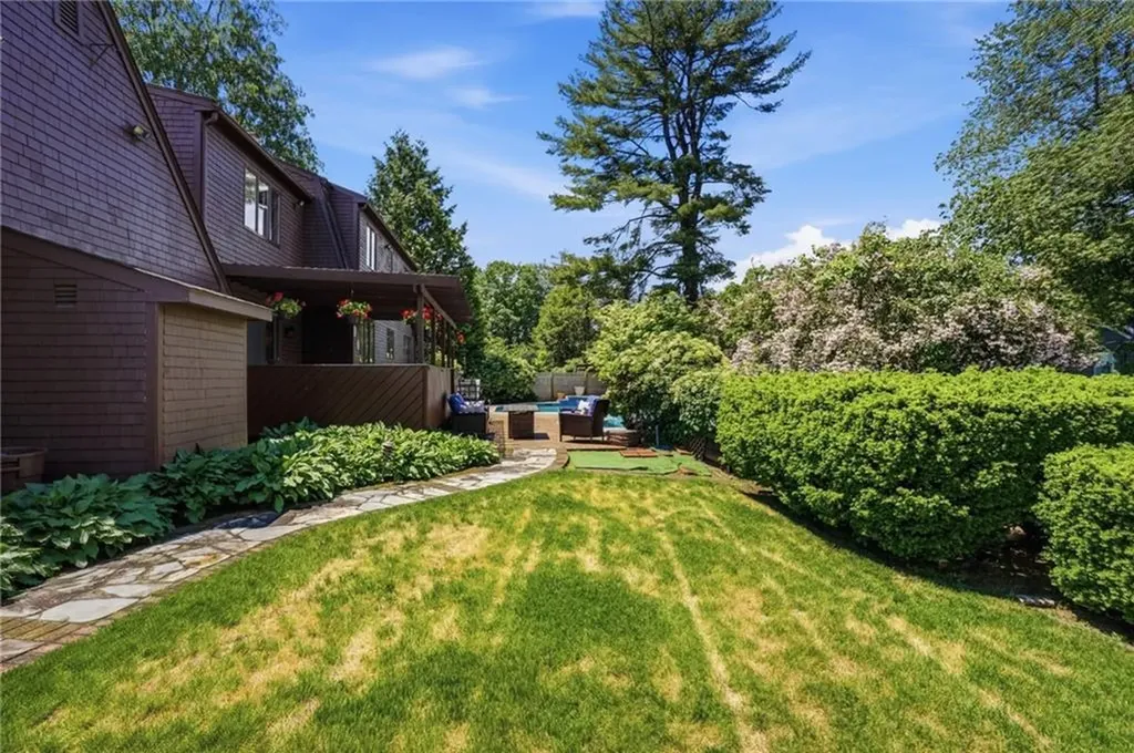 34 Robin Lane West Warwick RI 02893