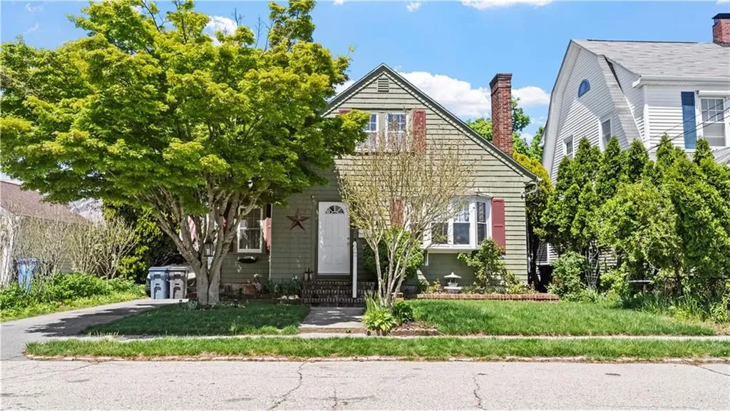 19 Griswold Avenue Cranston RI 02910