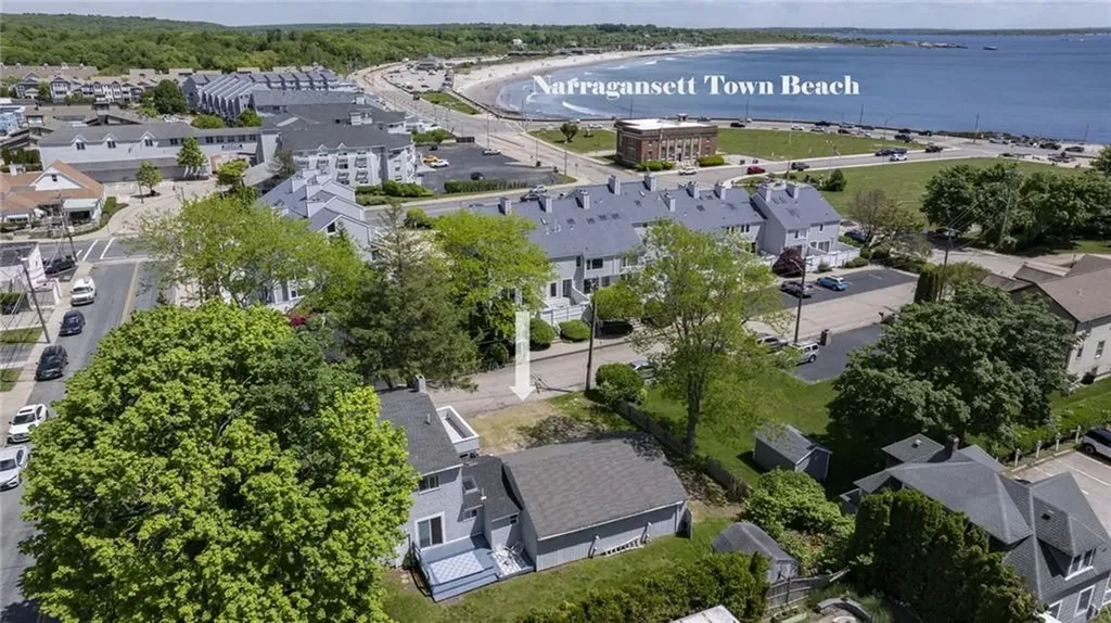 16 Courtway Street Narragansett RI 02882