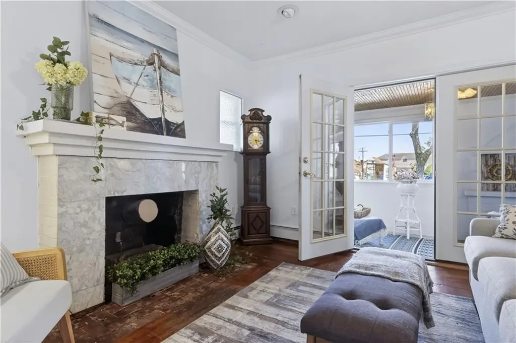 16 Courtway Street Narragansett RI 02882