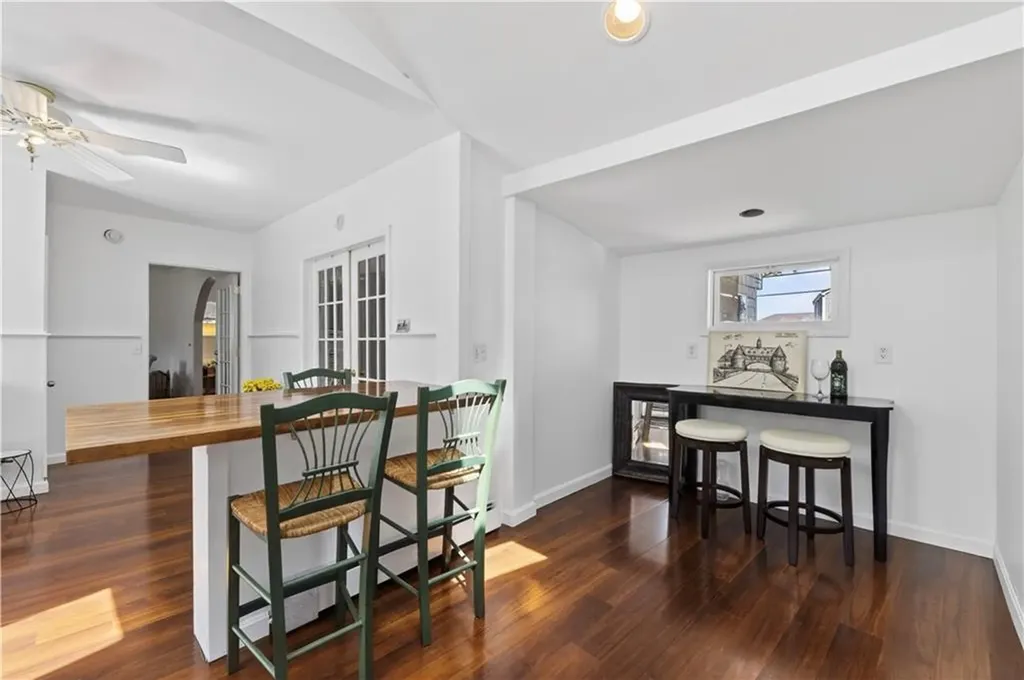 16 Courtway Street Narragansett RI 02882
