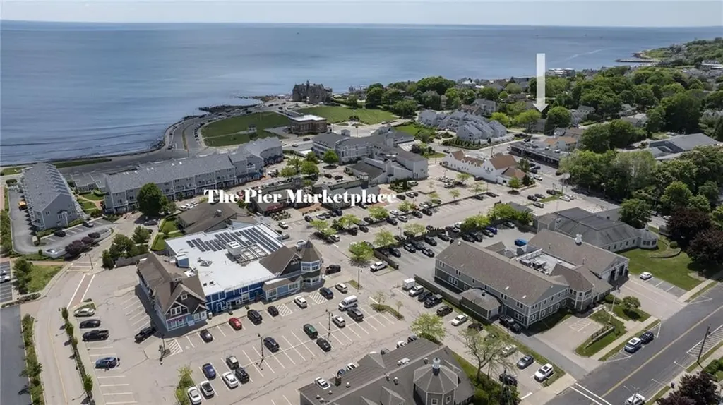 16 Courtway Street Narragansett RI 02882