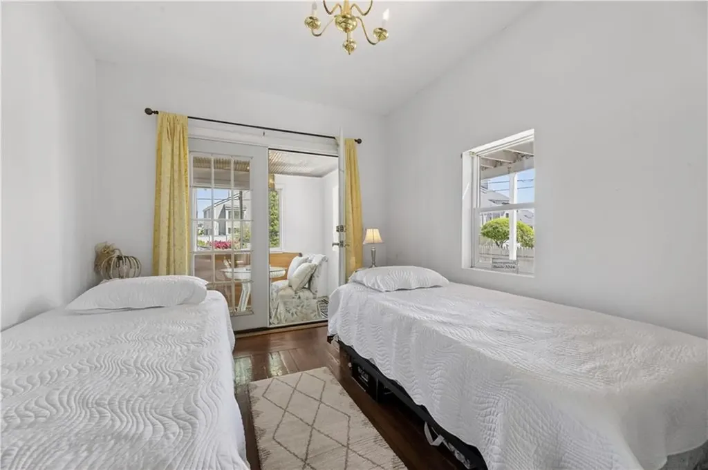 16 Courtway Street Narragansett RI 02882