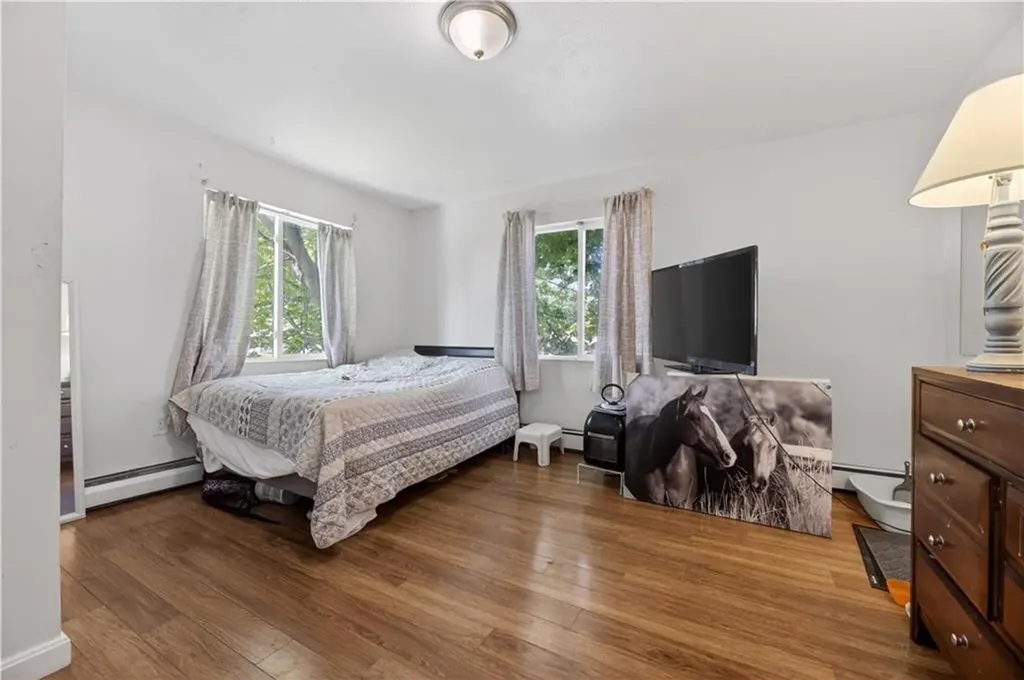 16 Courtway Street Narragansett RI 02882