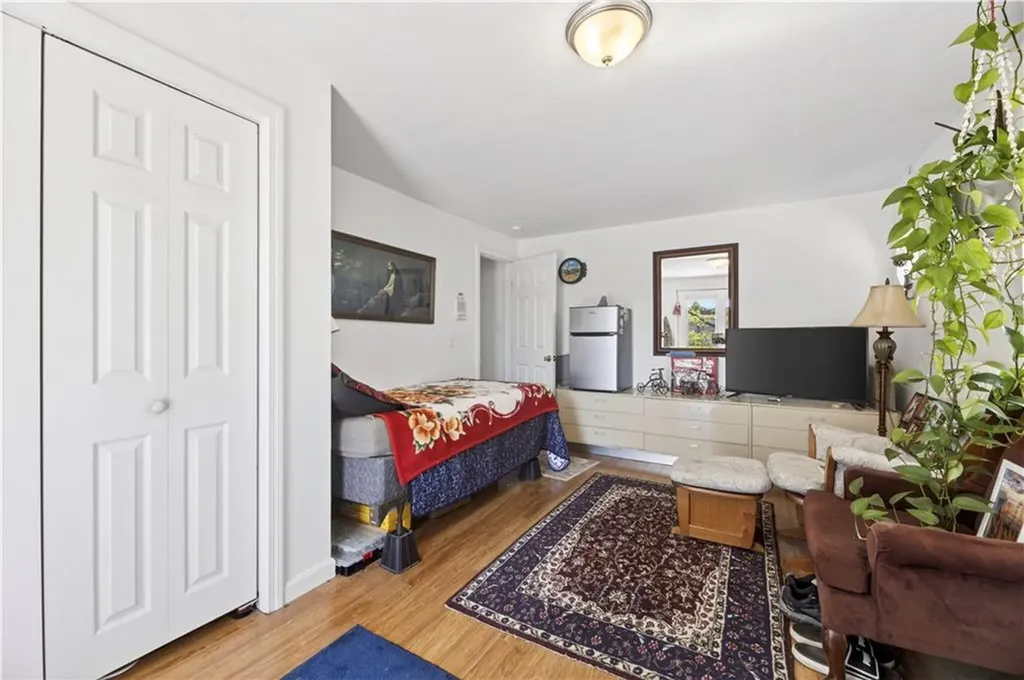 16 Courtway Street Narragansett RI 02882