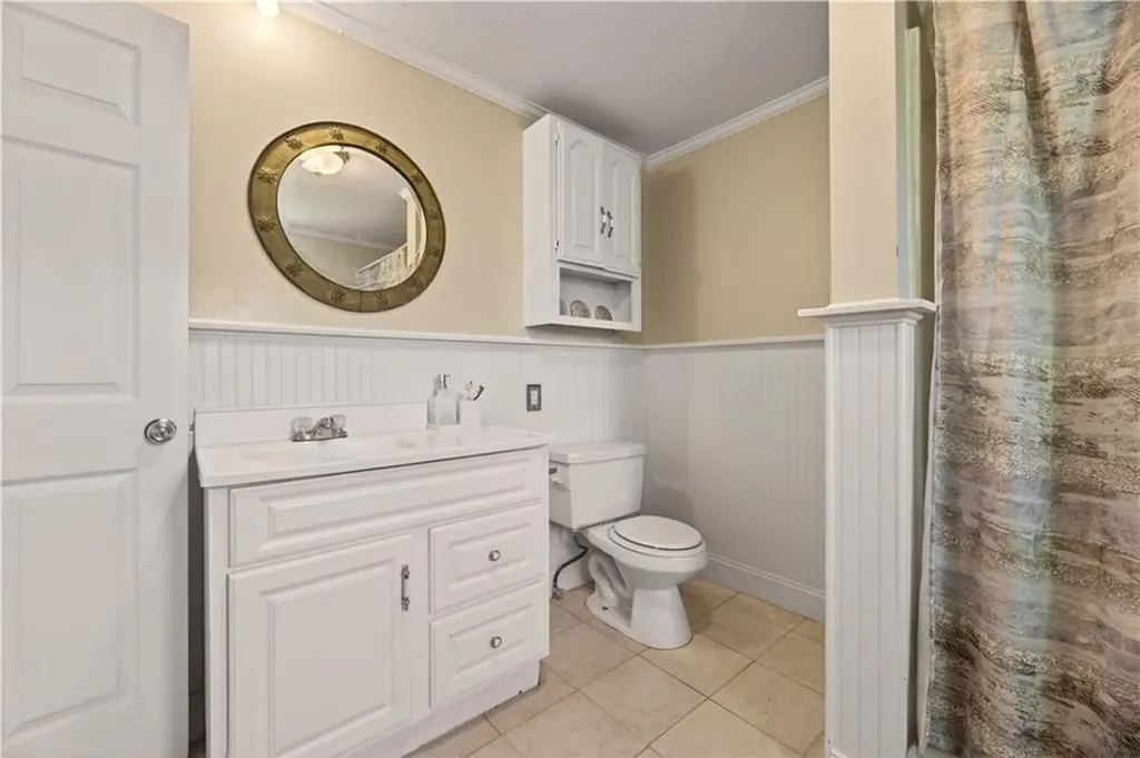 16 Courtway Street Narragansett RI 02882