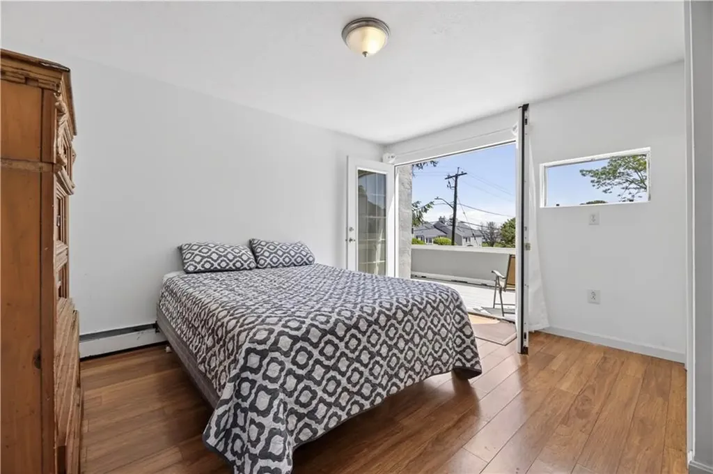 16 Courtway Street Narragansett RI 02882
