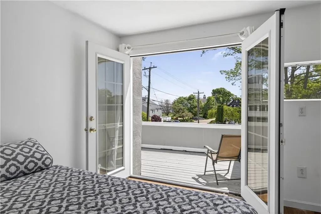 16 Courtway Street Narragansett RI 02882