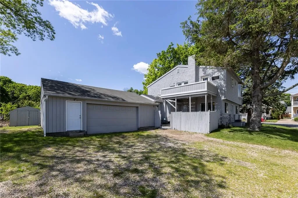 16 Courtway Street Narragansett RI 02882