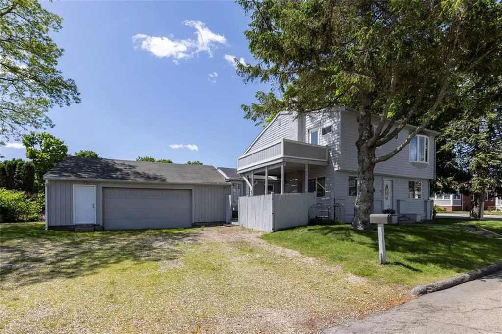 16 Courtway Street Narragansett RI 02882