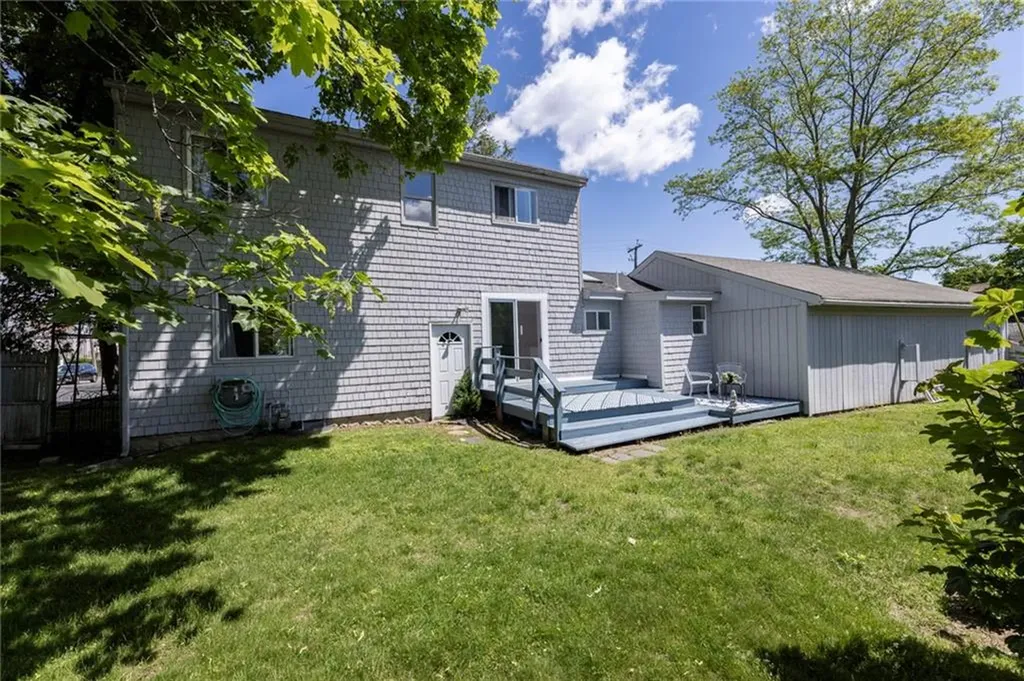 16 Courtway Street Narragansett RI 02882