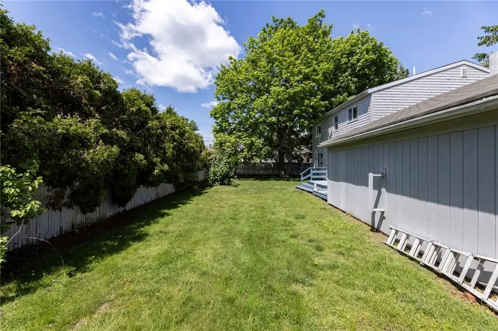 16 Courtway Street Narragansett RI 02882
