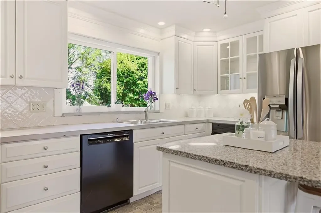 5 Heritage Road Bristol RI 02809