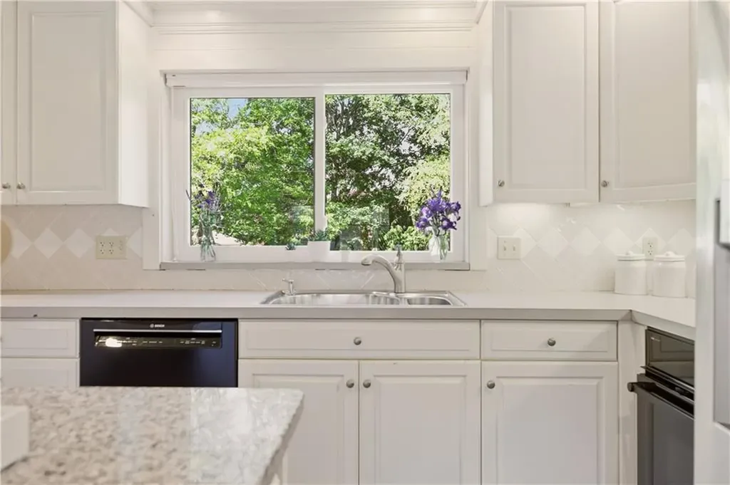 5 Heritage Road Bristol RI 02809