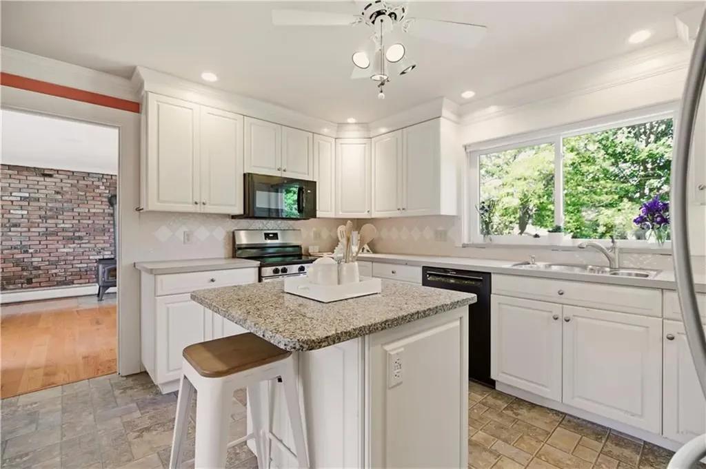 5 Heritage Road Bristol RI 02809