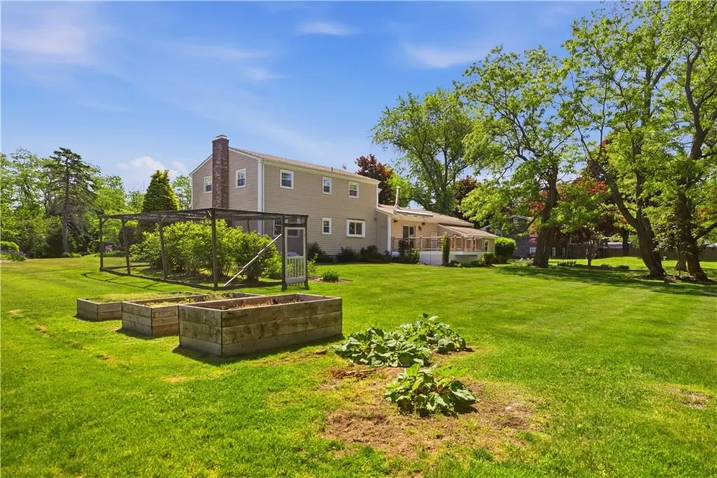 5 Heritage Road Bristol RI 02809