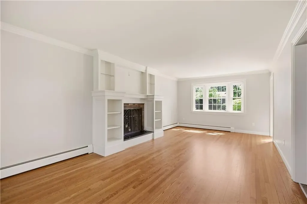 5 Heritage Road Bristol RI 02809