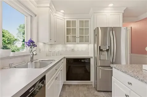 5 Heritage Road Bristol RI 02809