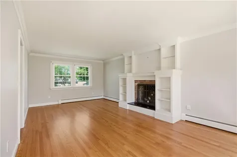 5 Heritage Road Bristol RI 02809