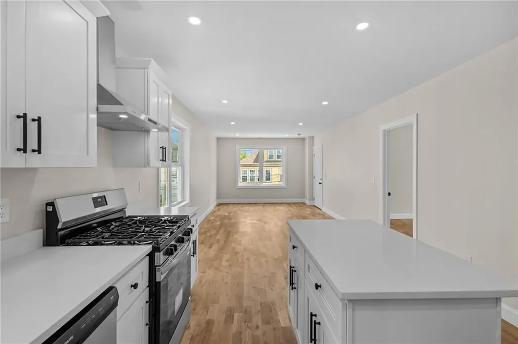 129 Briggs Street Providence RI 02905