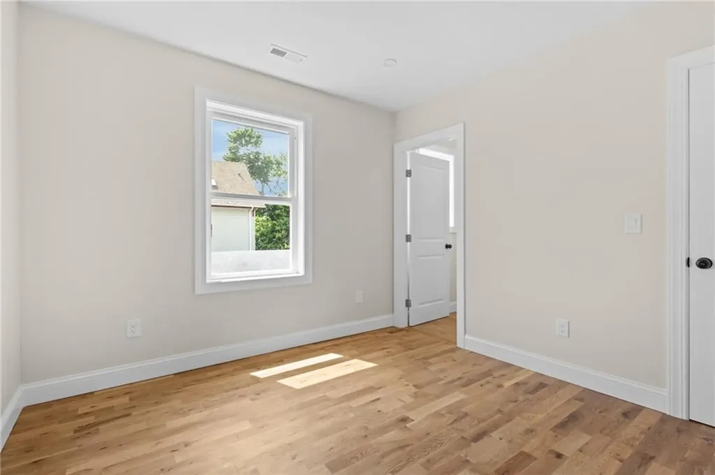 129 Briggs Street Providence RI 02905