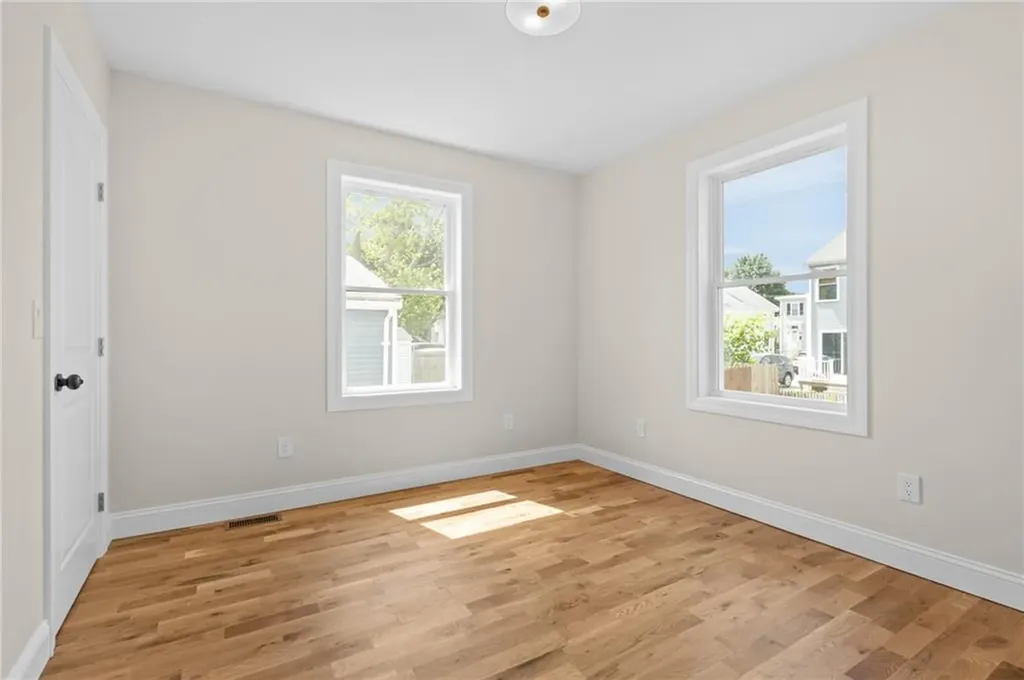 129 Briggs Street Providence RI 02905