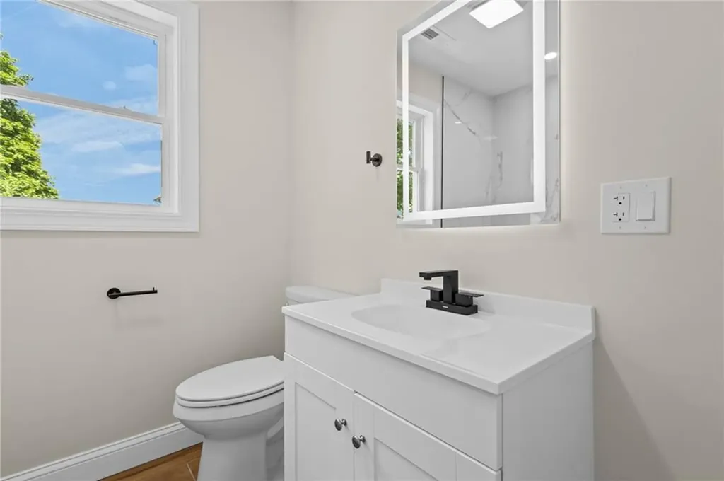 129 Briggs Street Providence RI 02905