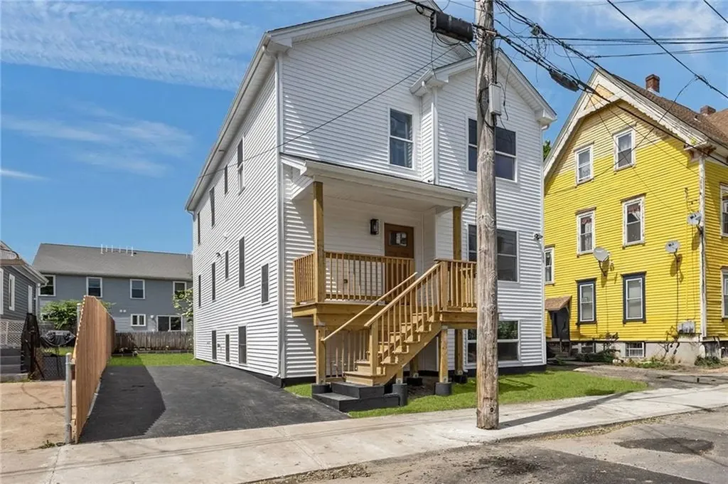 129 Briggs Street Providence RI 02905