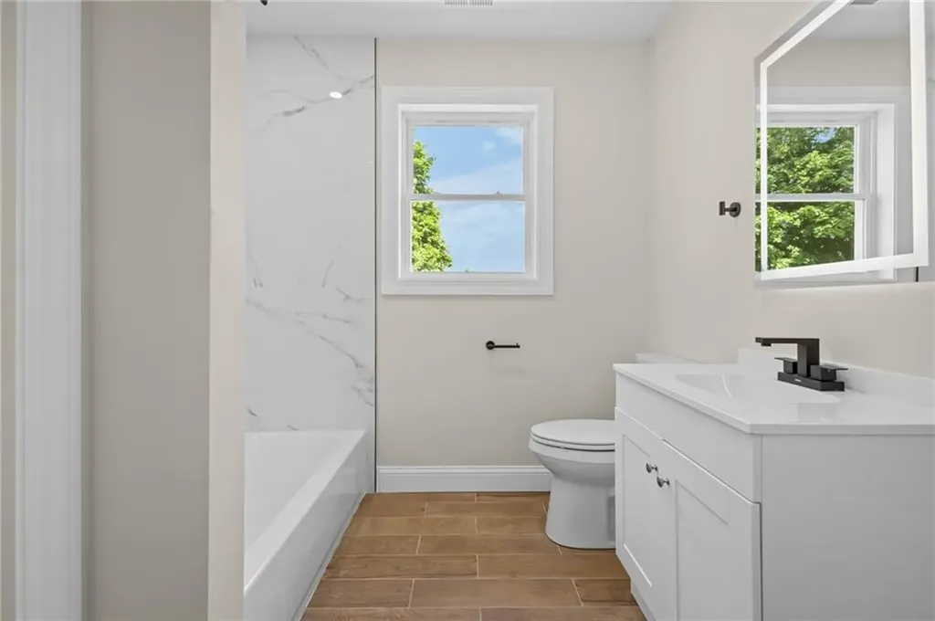 129 Briggs Street Providence RI 02905