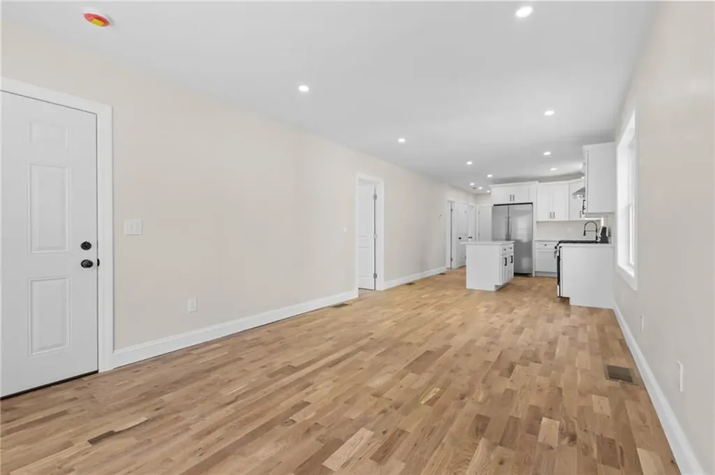 129 Briggs Street Providence RI 02905