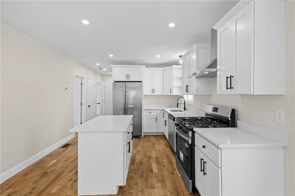 129 Briggs Street Providence RI 02905
