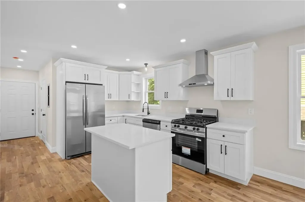 129 Briggs Street Providence RI 02905