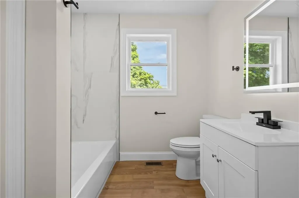 129 Briggs Street Providence RI 02905
