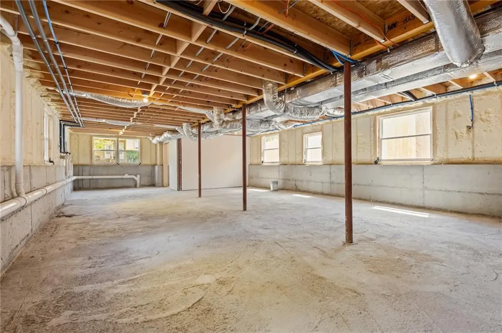 129 Briggs Street Providence RI 02905
