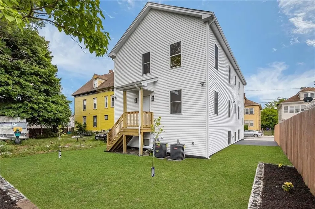 129 Briggs Street Providence RI 02905