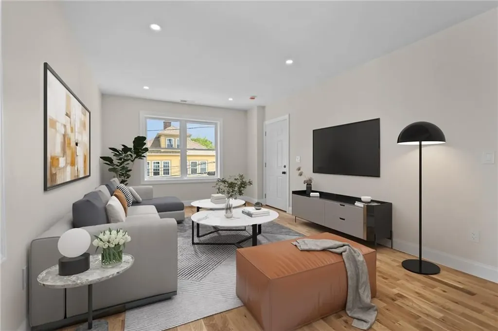 129 Briggs Street Providence RI 02905