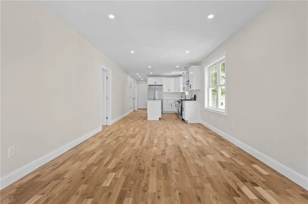 129 Briggs Street Providence RI 02905