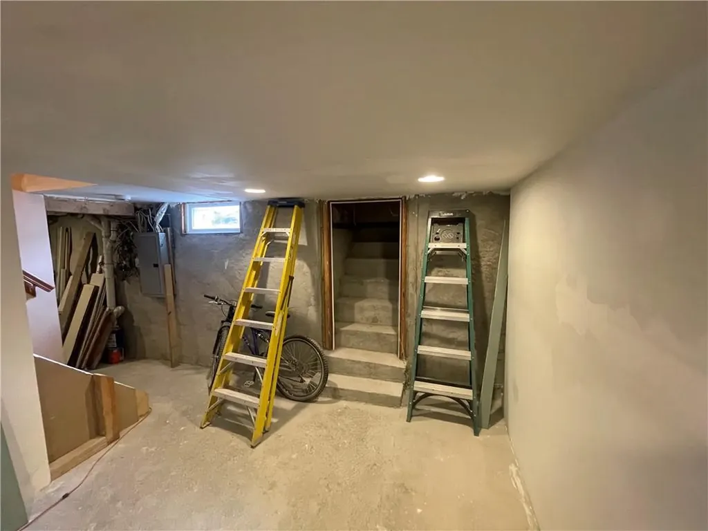 50 Washington Avenue East Providence RI 02915
