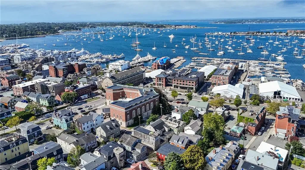 26 Franklin Street Newport RI 02840