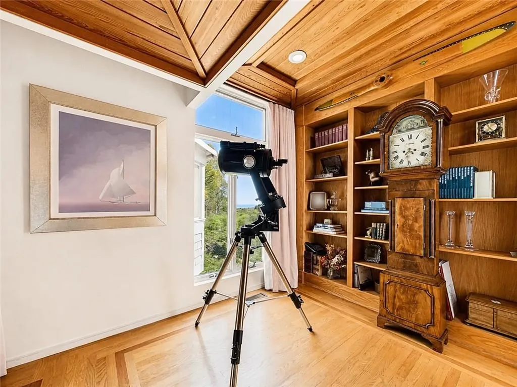 18 E Hills Road Westerly RI 02891