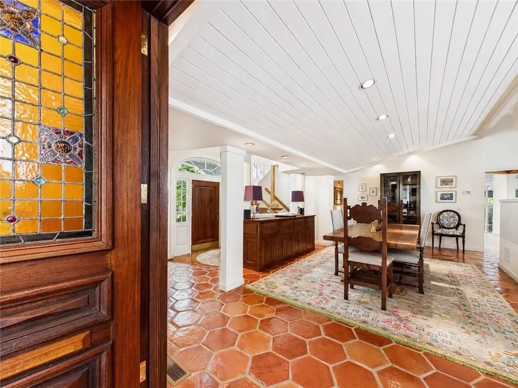 18 E Hills Road Westerly RI 02891