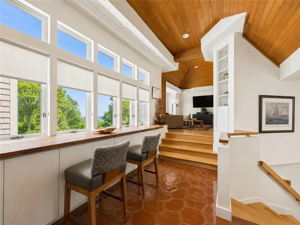 18 E Hills Road Westerly RI 02891