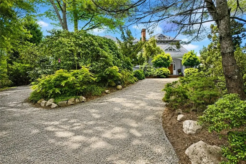 18 E Hills Road Westerly RI 02891