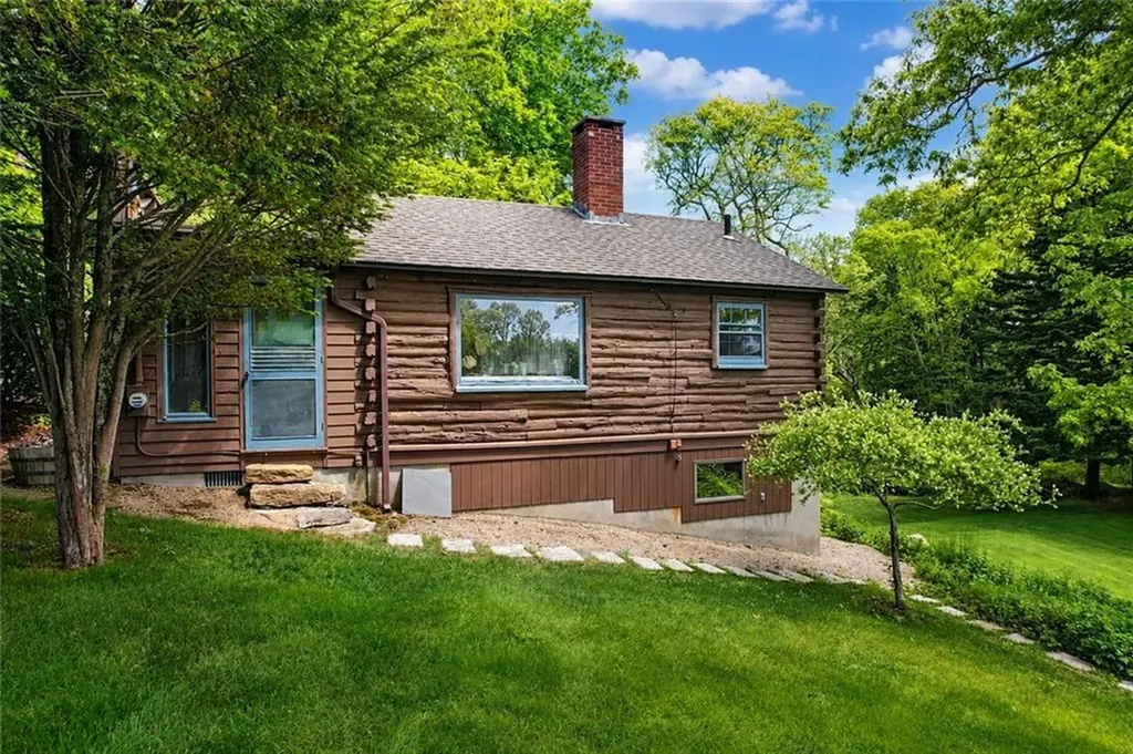18 E Hills Road Westerly RI 02891