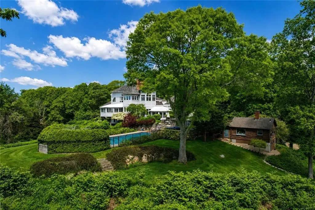 18 E Hills Road Westerly RI 02891