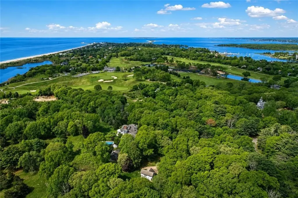 18 E Hills Road Westerly RI 02891