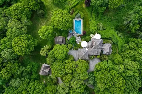 18 E Hills Road Westerly RI 02891