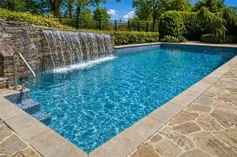 18 E Hills Road Westerly RI 02891